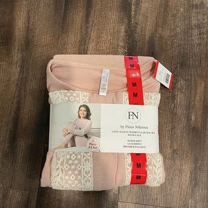 Pink lace long sleeve pajama set brand new size medium